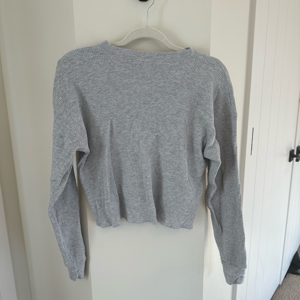 Aritzia grey TNA long sleeve top